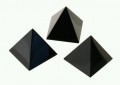 Piramida z czarnego obsydianu z Meksyku - mała - wysokość 4 cm, podstawa 4x4 cm